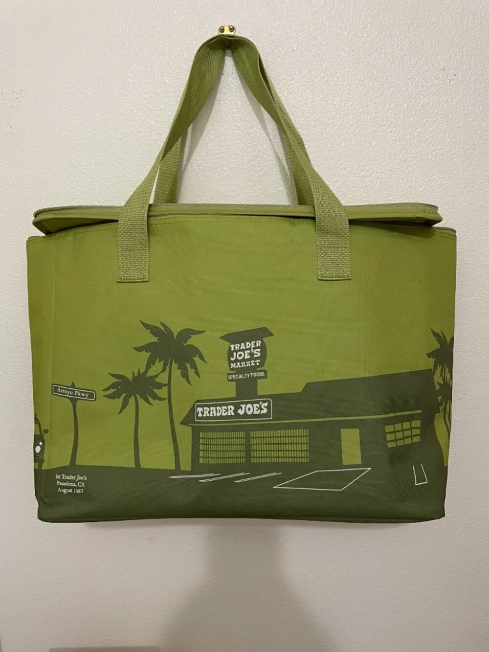 Trader Joe's Large Olive Green Insulated Reusable  8-Gallon Tote Cooler Bag with